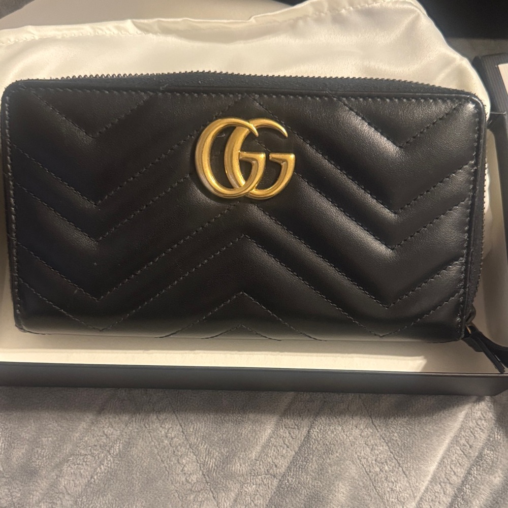 Gucci Black Chevron Leather Wallet with Gold Logo